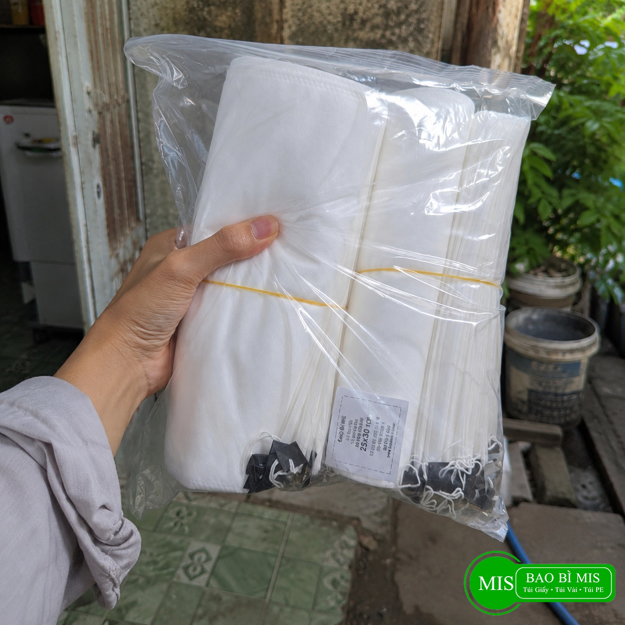 100 Túi bọc trái cây có nút cao su 25x30cm